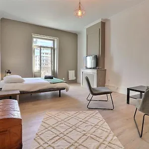 https://au-maurice-clerc.hotels-rhonealpes.com