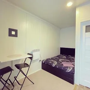 https://transfer-airport-apartments-rent-car.warsawhotelspoland.com